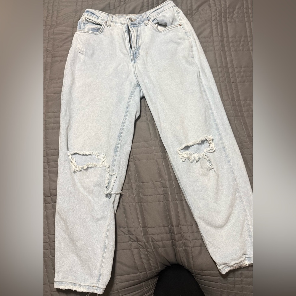 Wild Fable High Rise Distressed Mom Jeans Size 6 Light Wash